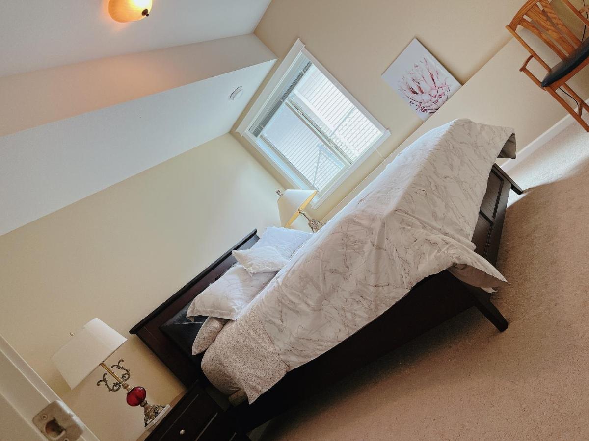 Peaceful And Spacious Lake View West Kelowna Exteriör bild